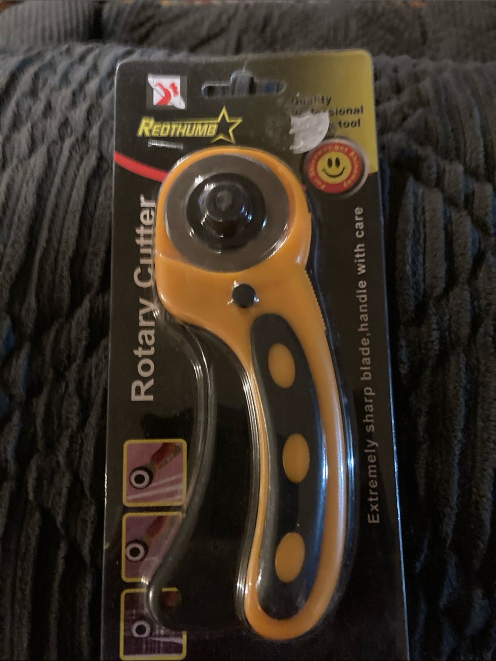 Red thumb rotary cutter